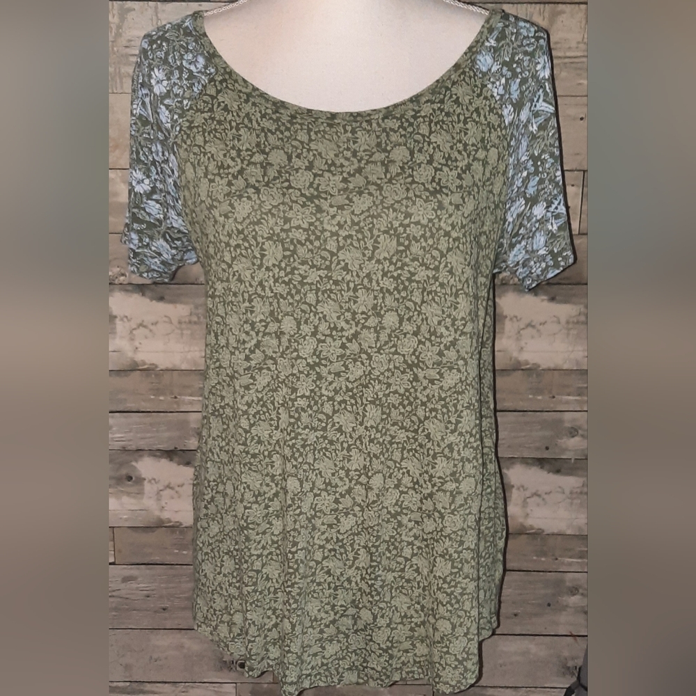 LUCKY BRAND SIZE MEDIUM